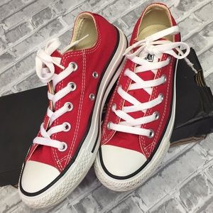 CONVERSE red in women size 6, in men size 4